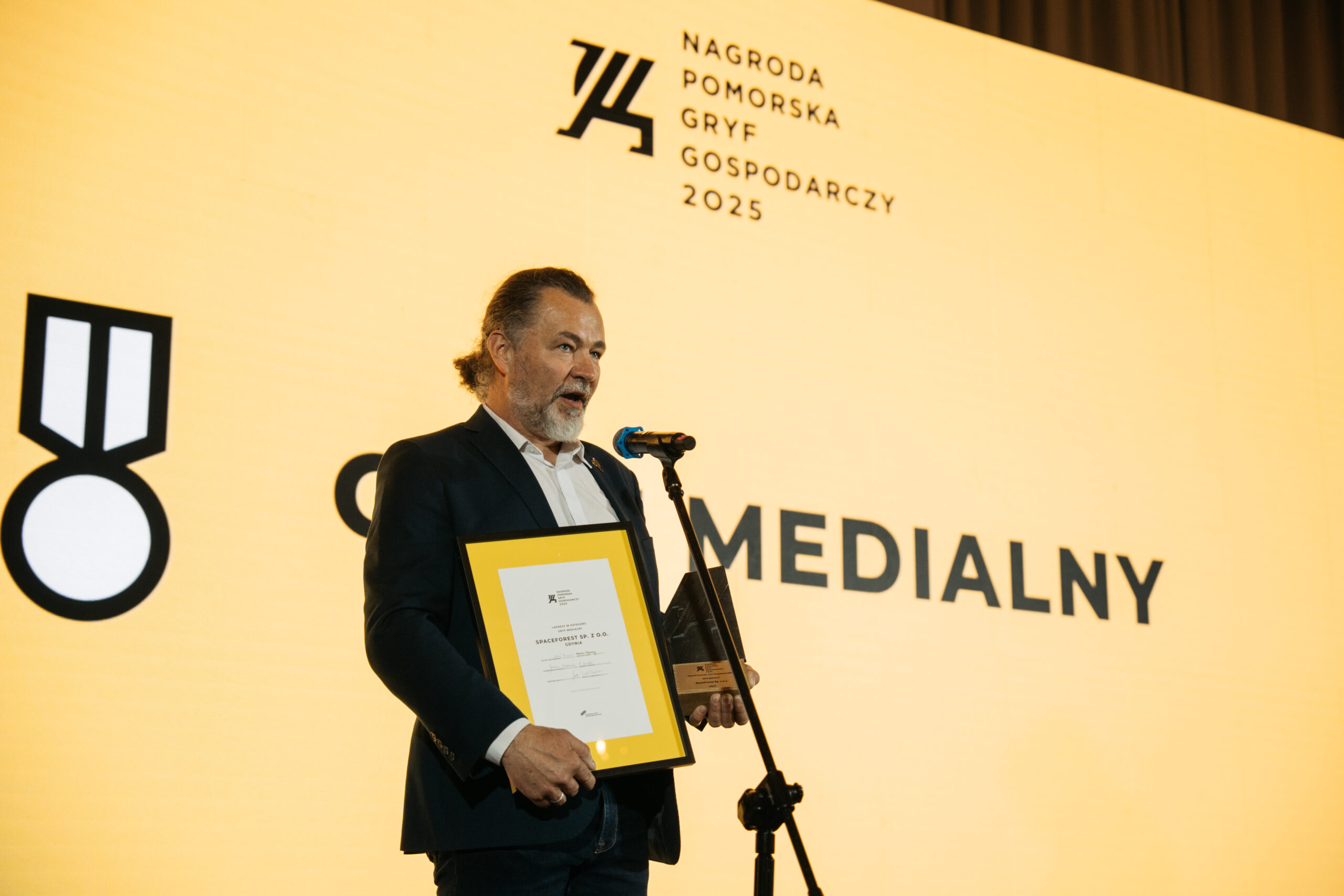 Robert Magiera, prezes zarządu firmy SpaceForest - laureata aż trzech statuetek Gryfa Gospodarczego. Fot. Łukasz Tokarczyk / UMPW